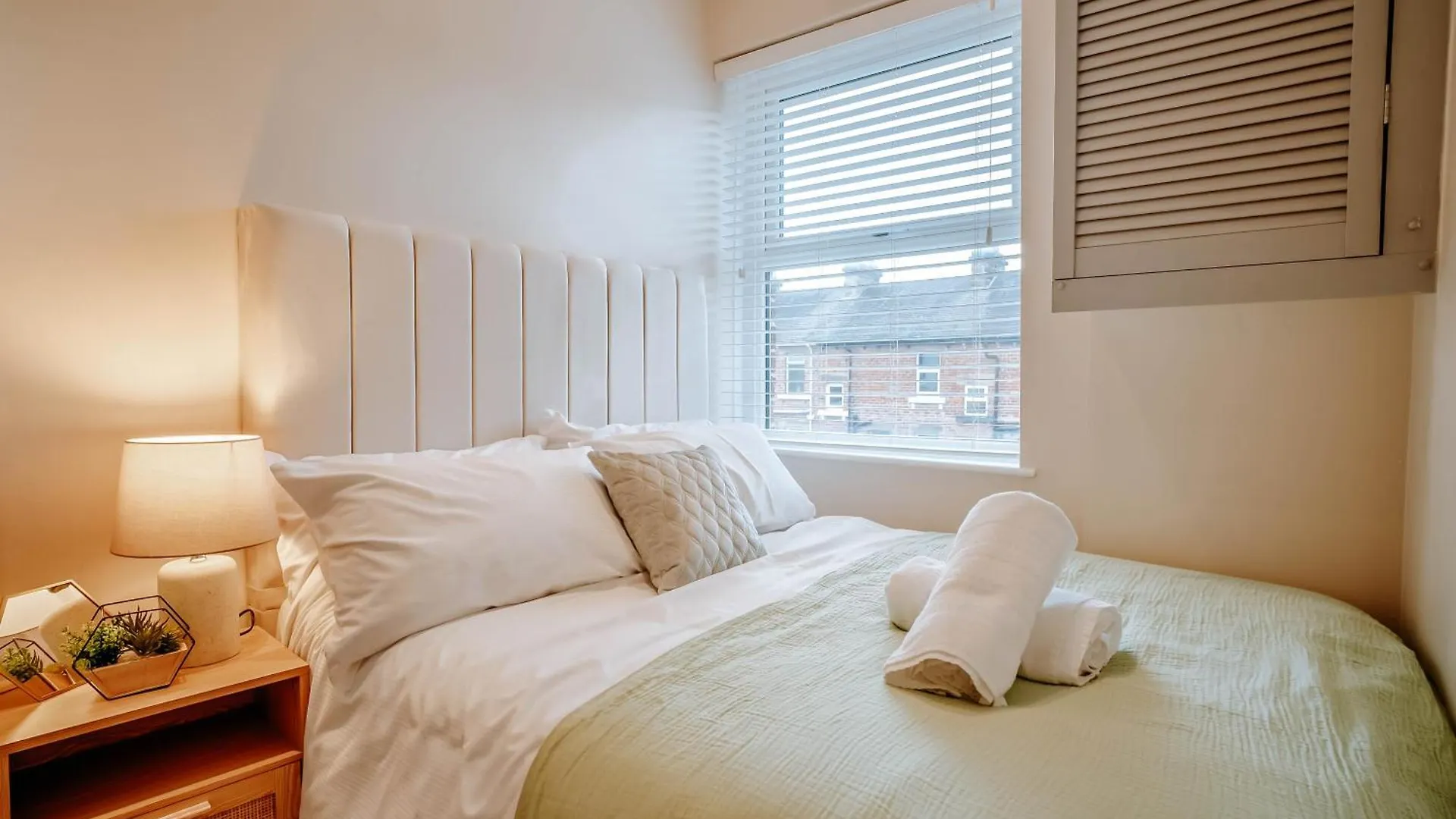 Holiday home The Mayfield Townhouse - Central Harrogate - 3 Bedrooms With Garden
