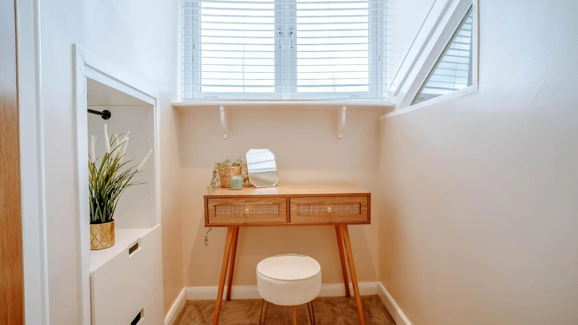 The Mayfield Townhouse - Central Harrogate - 3 Bedrooms With Garden